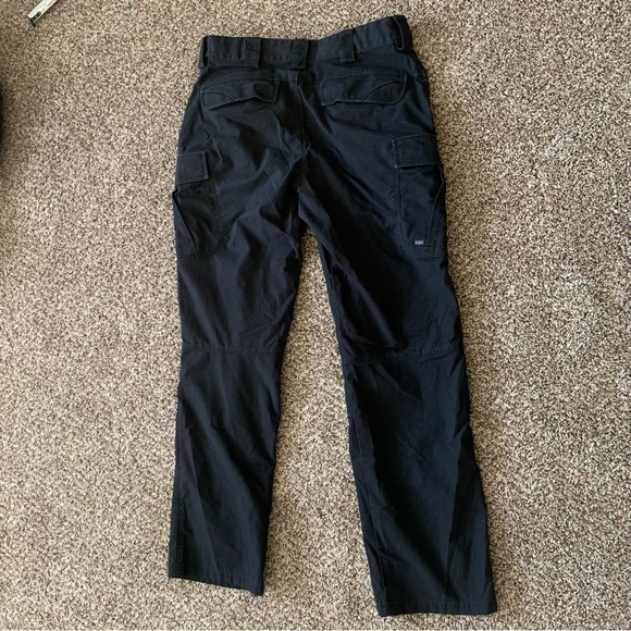 (2) Mens 5.11 Tactical utility pants 32x32 includes two pairs Cargo Pockets - Picture 10 of 16